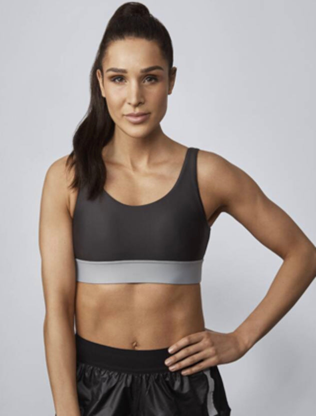 Kayla Itsines moves in MORE BODY